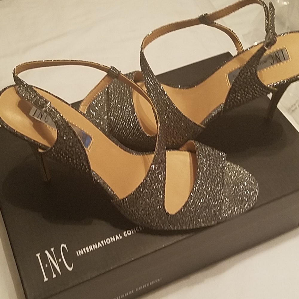 Shoes - Picture 3 of 5